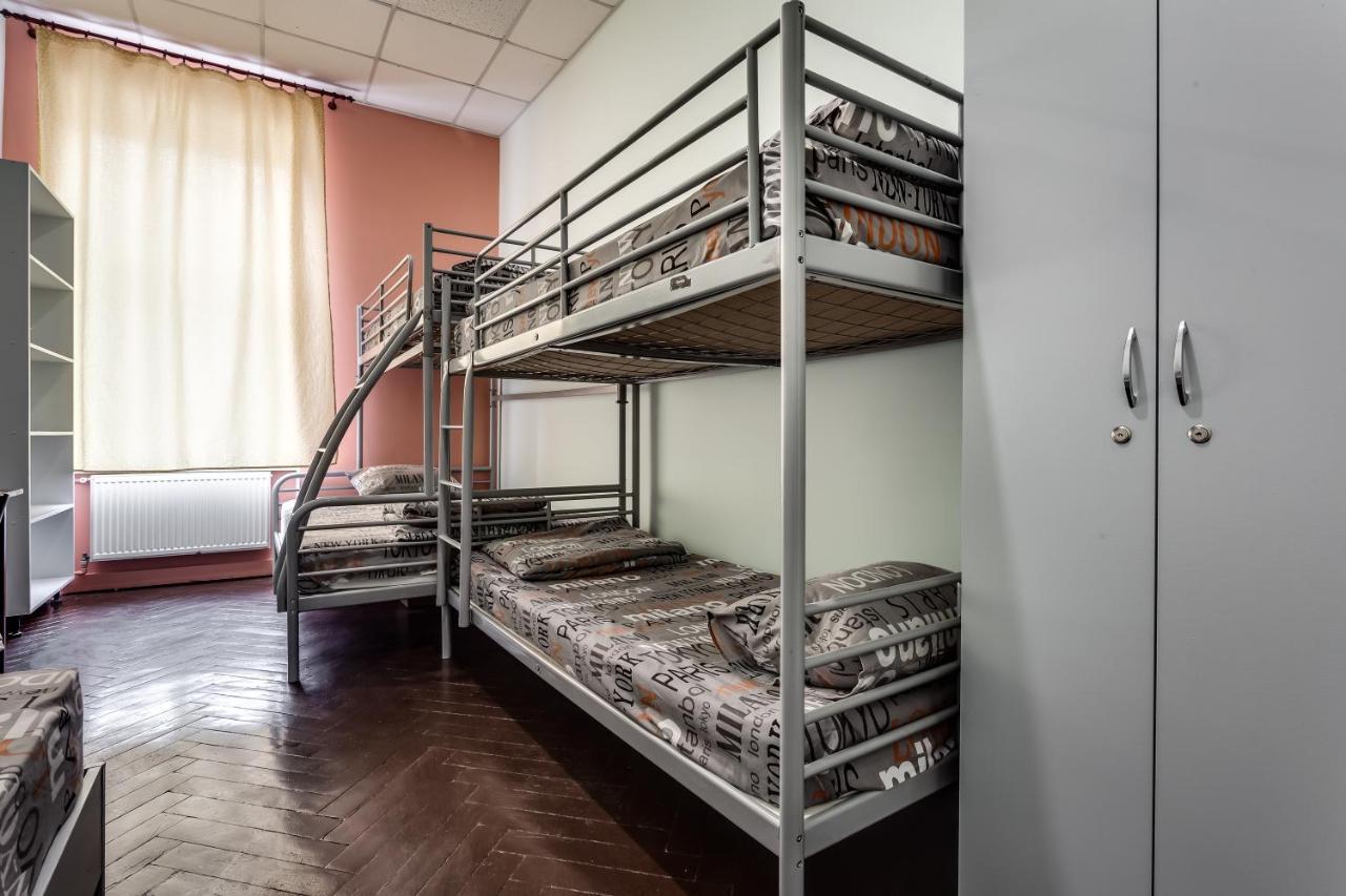 Mister Hostel Lviv Kültér fotó