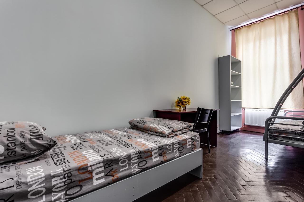 Mister Hostel Lviv Kültér fotó