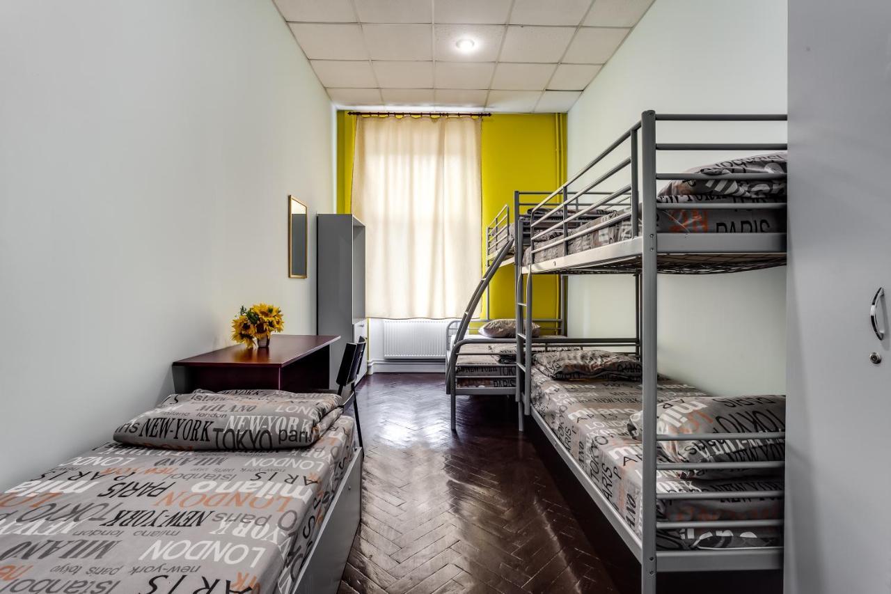 Mister Hostel Lviv Kültér fotó