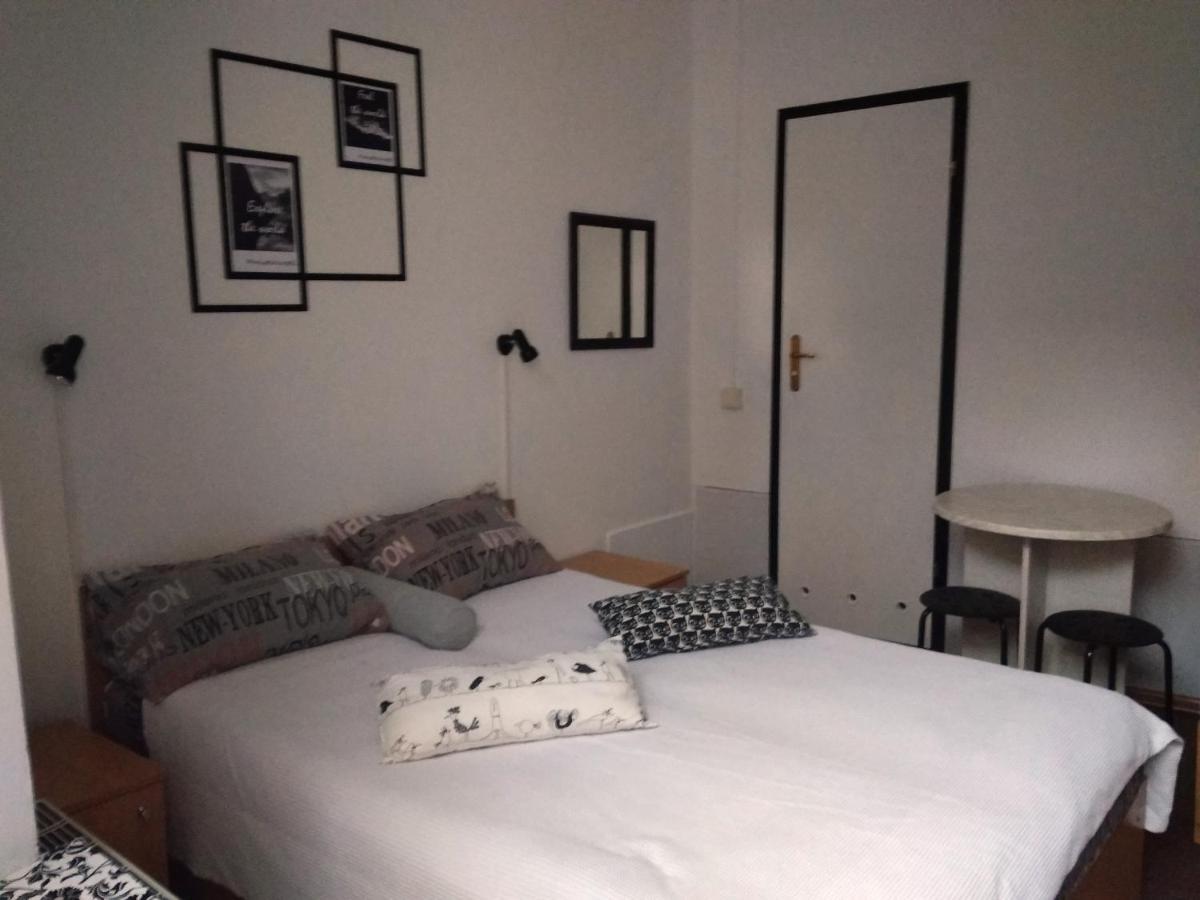 Mister Hostel Lviv Kültér fotó